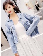 พรีออเดอร์ เสื้อคลุมยีนส์แขนยาว สวย ๆ คอปก แต่งชายขาด สียีนส์อ่อน ตัวใหญ่  พรีออเดอร์ เสื้อคลุมยีนส์แขนยาว สวย ๆ คอปก แต่งชายขาด สียีนส์อ่อน ตัวใหญ่