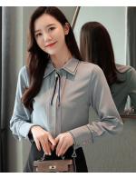 พรีออเดอร์ เสื้อเชิ้ต คอปก แขนยาว มีโบว์ด้านหน้า ใส่ทำงานหรือใส่ออกงานได้ สี ฟ้าและขาว พรีออเดอร์ เสื้อเชิ้ต คอปก แขนยาว มีโบว์ด้านหน้า ใส่ทำงานหรือใส่ออกงานได้ สี ฟ้าและขาว